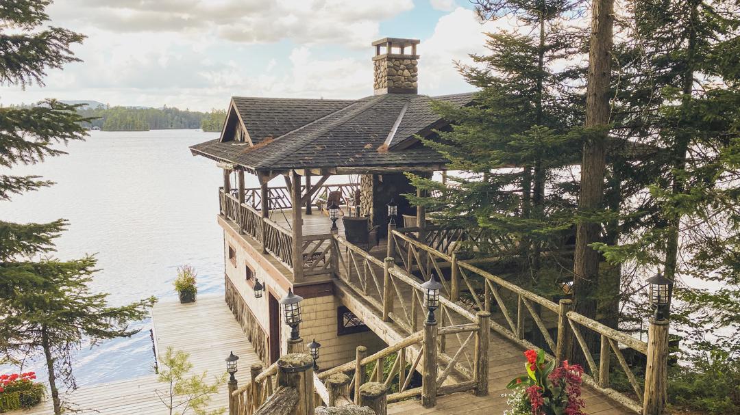 Background image for The World's Most Amazing Vacation Rentals