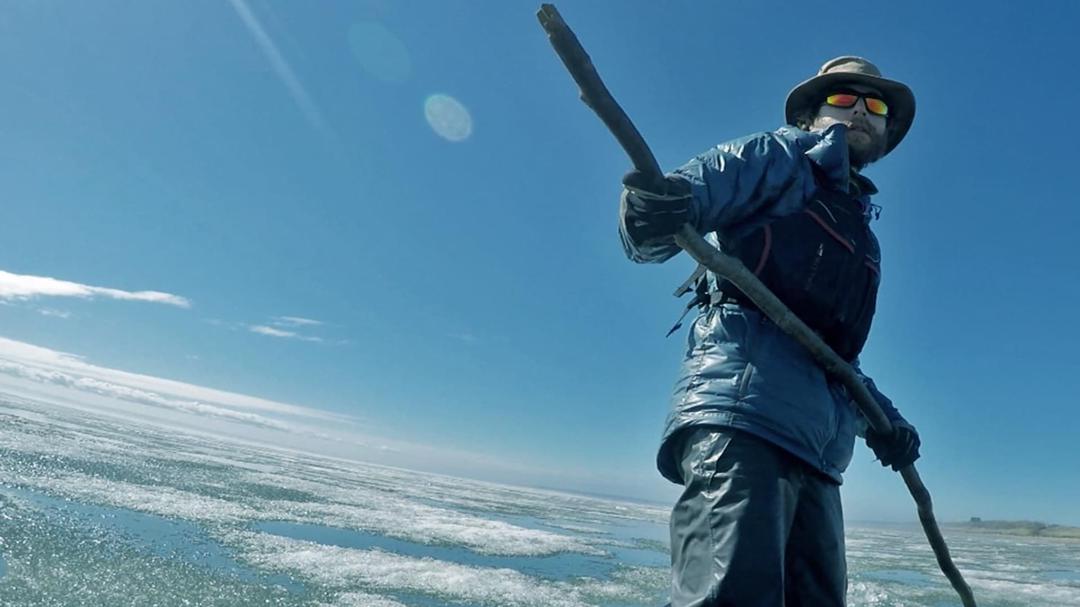 Background image for Alone Across the Arctic