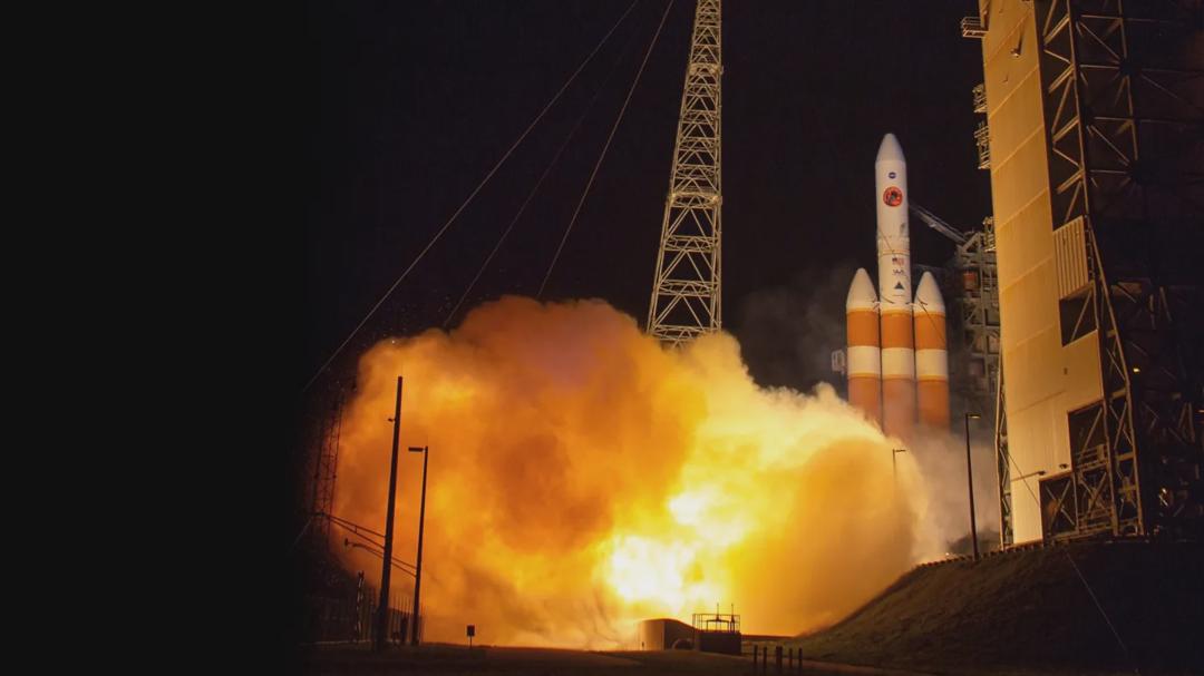 Background image for Mission to the Sun