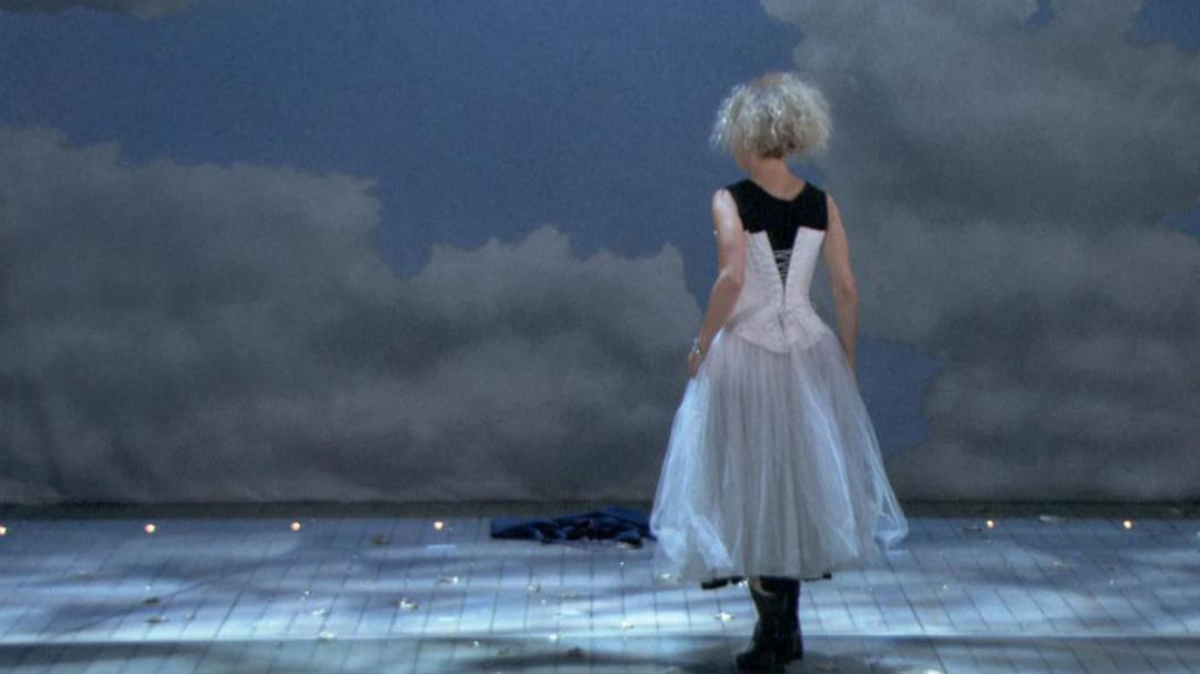 Background image for Becoming Traviata