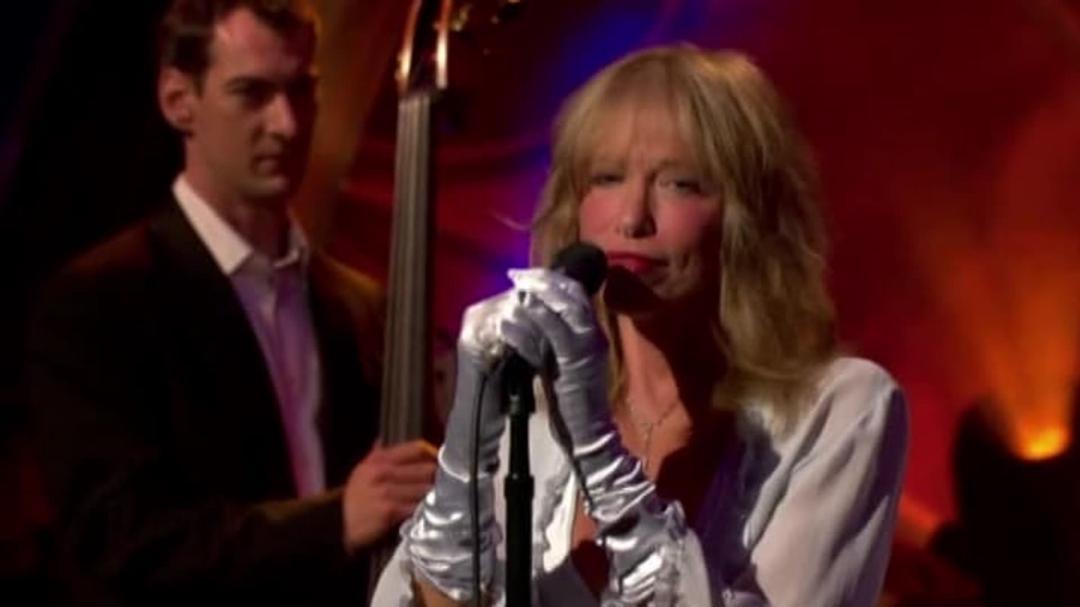 Background image for Carly Simon - A Moonlight Serenade On The Queen Mary 2