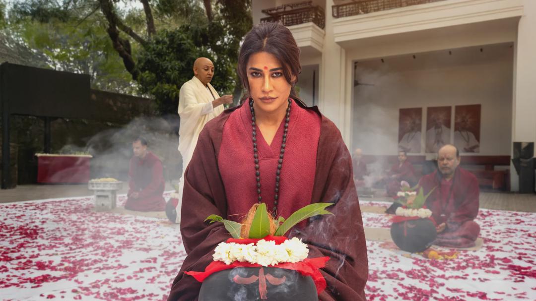 Background image for Raat Akeli Hai - The Bansal Murders