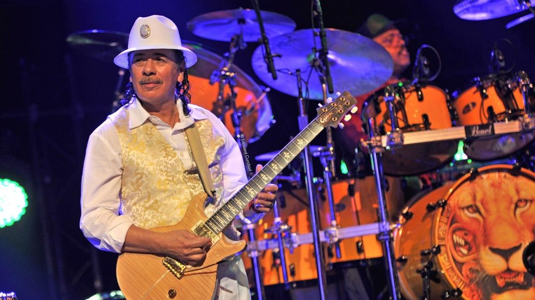 Background image for Santana: Corazón Live from Mexico: Live It to Believe It