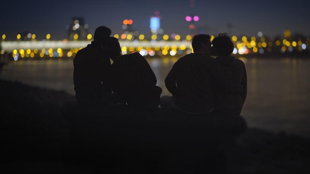 Background image for Kuntergrau