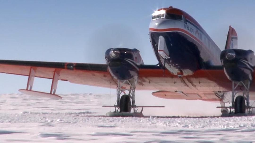 Background image for The DC-3 Story: The Plane That Changed the World