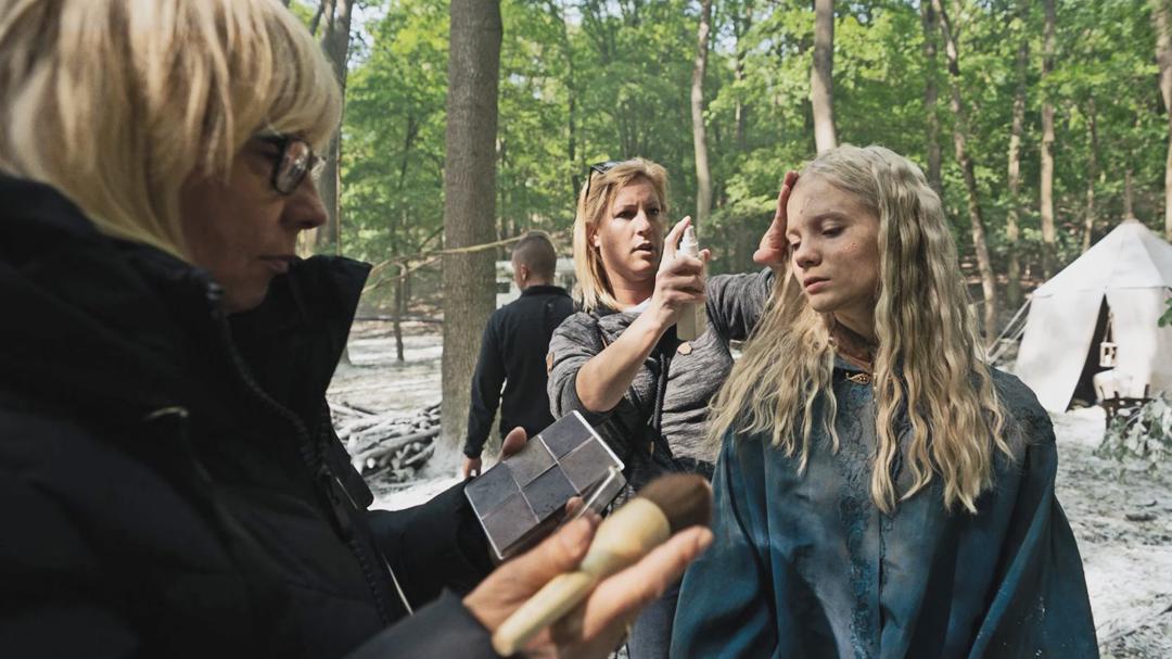 Background image for The Witcher: A Look Inside the Episodes