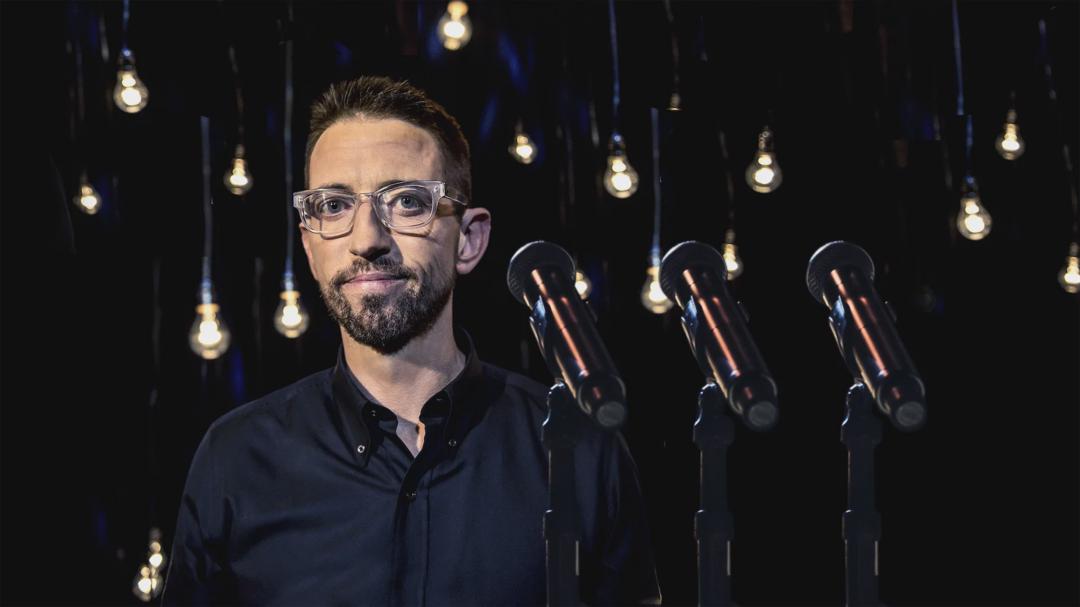 Background image for Neal Brennan: 3 Mics