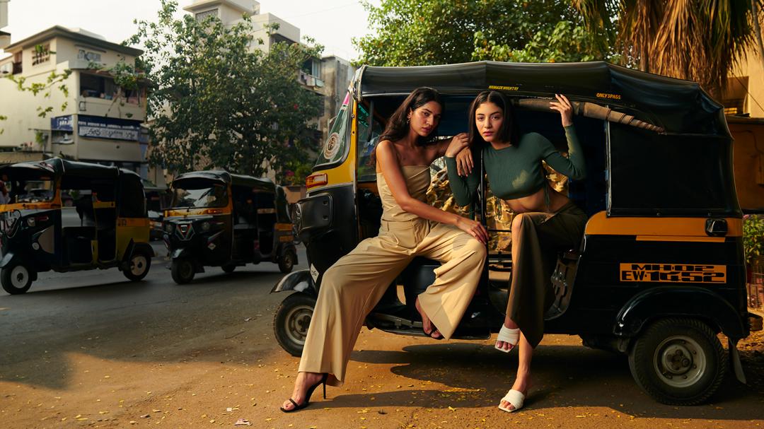 Background image for Streets of Gold: Mumbai