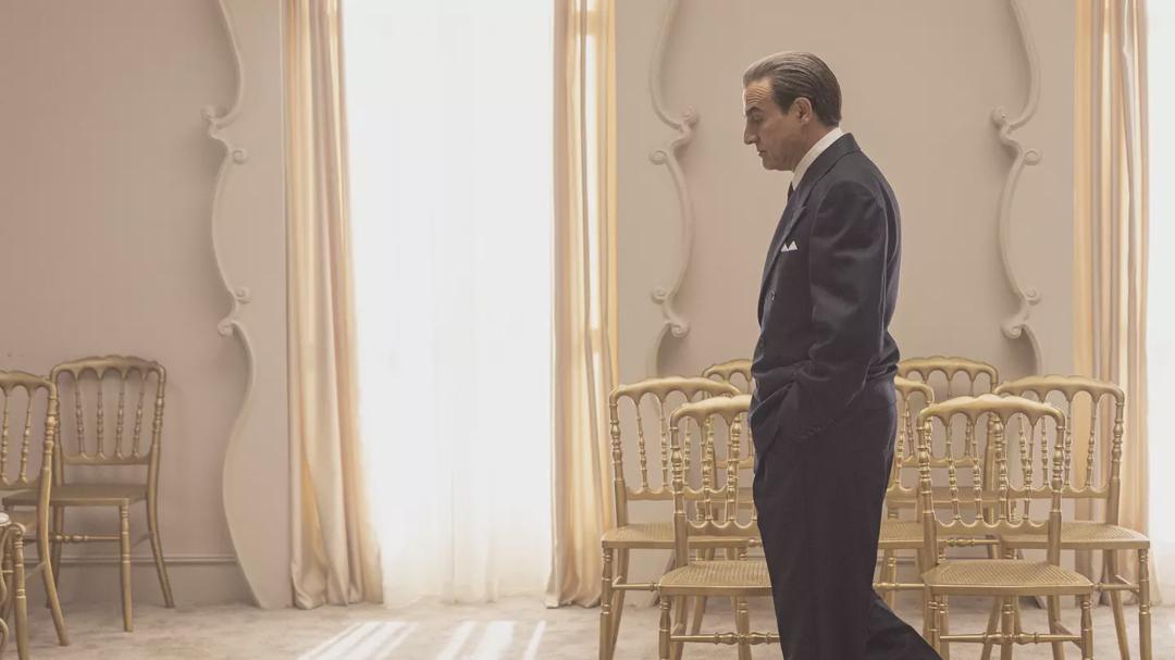 Background image for Cristóbal Balenciaga